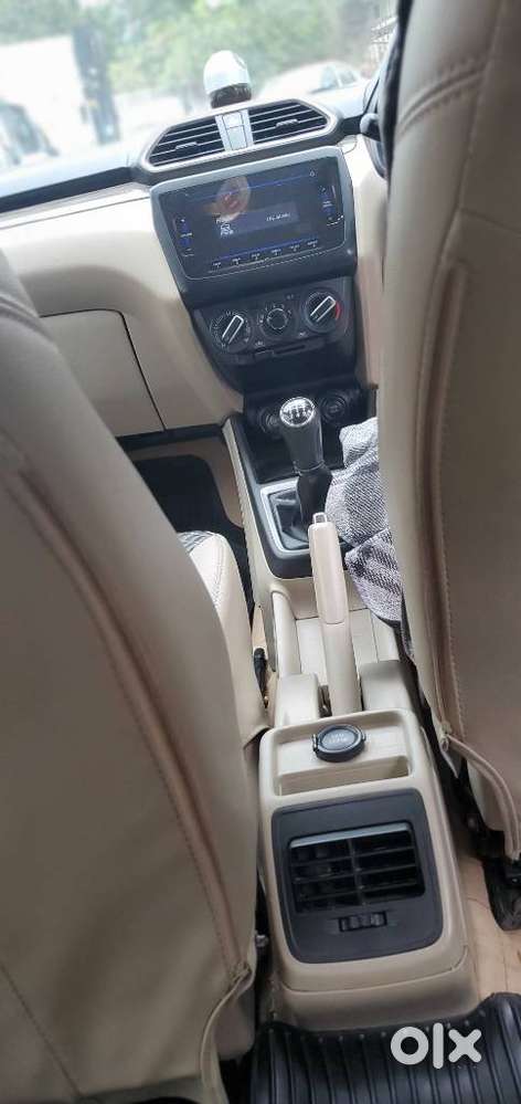 Maruti Suzuki Dzire 1.2 Vxi, 2022, Petrol