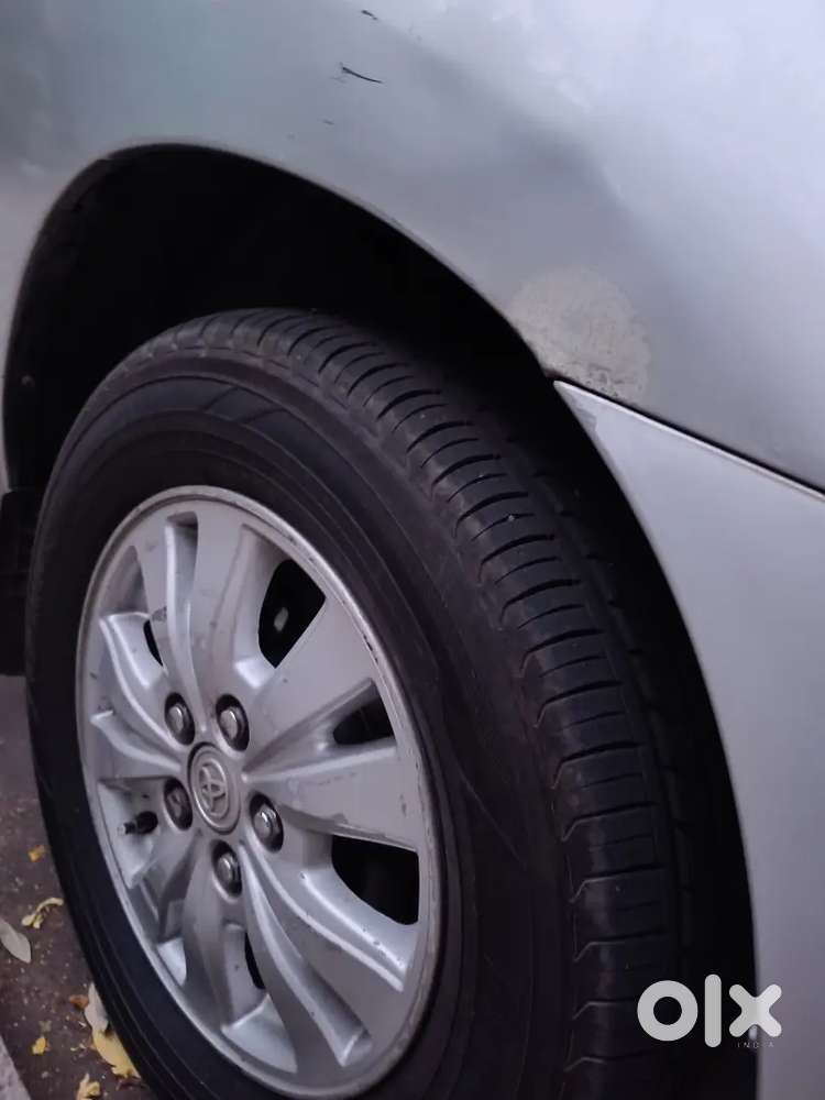 Toyota Innova 2011