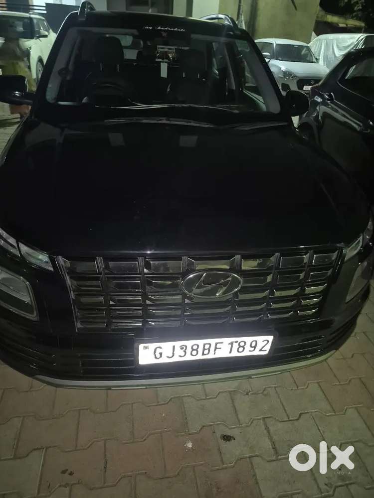 Hyundai Venue 2023 Petrol Well Maintained