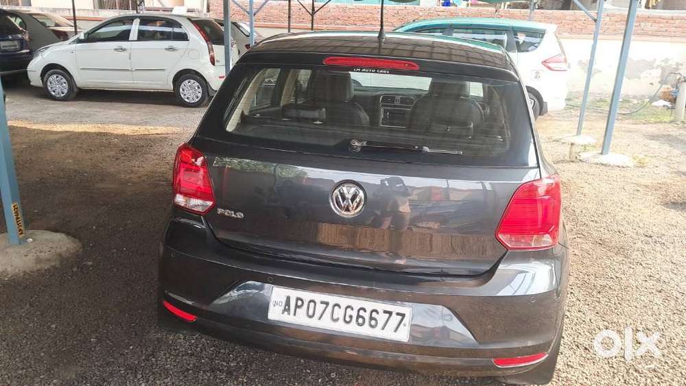Volkswagen Polo Highline 1.6l Petrol, 2015, Petrol