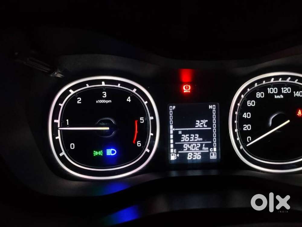 Vitara Brezza Dual Tone Fiery Yellow Zdi+ Manual