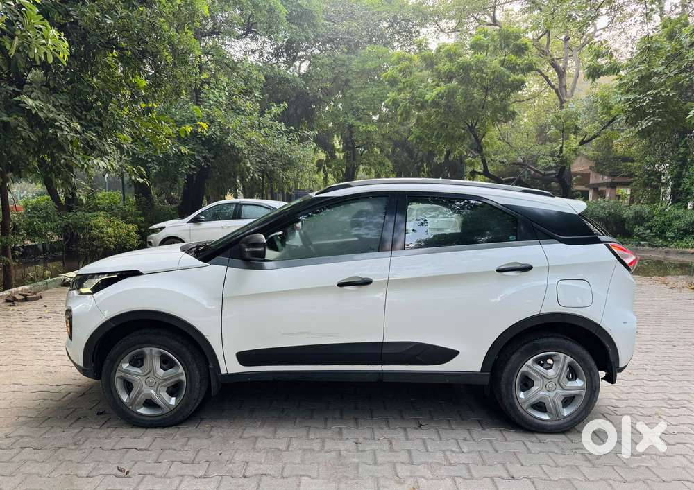 Tata Nexon 1.2 Revotron Xma Amt (s), 2022, Petrol