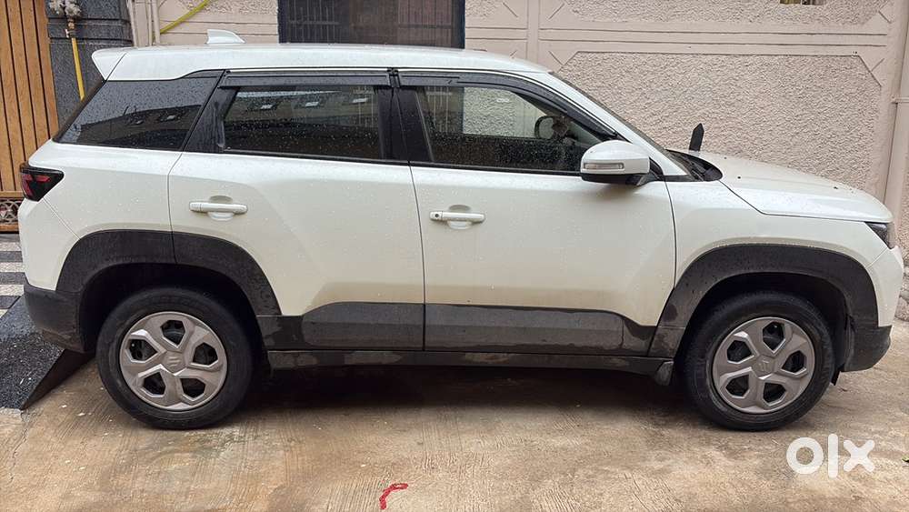 Maruti Suzuki Brezza Lxi 2024 October Single Handed 30000 Km