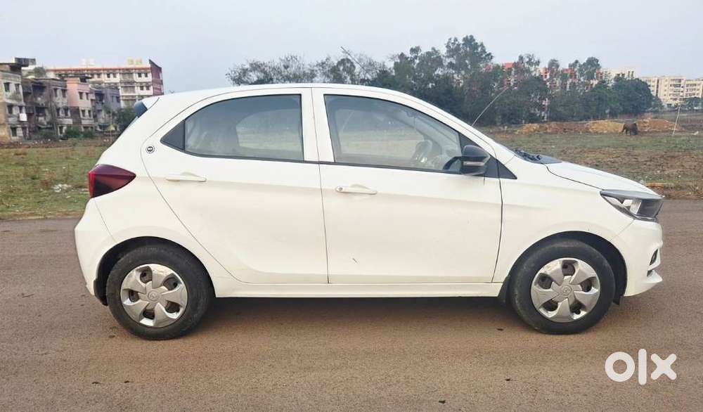 Tata Tiago 1.05 Revotorq Xm Option, 2024, Petrol