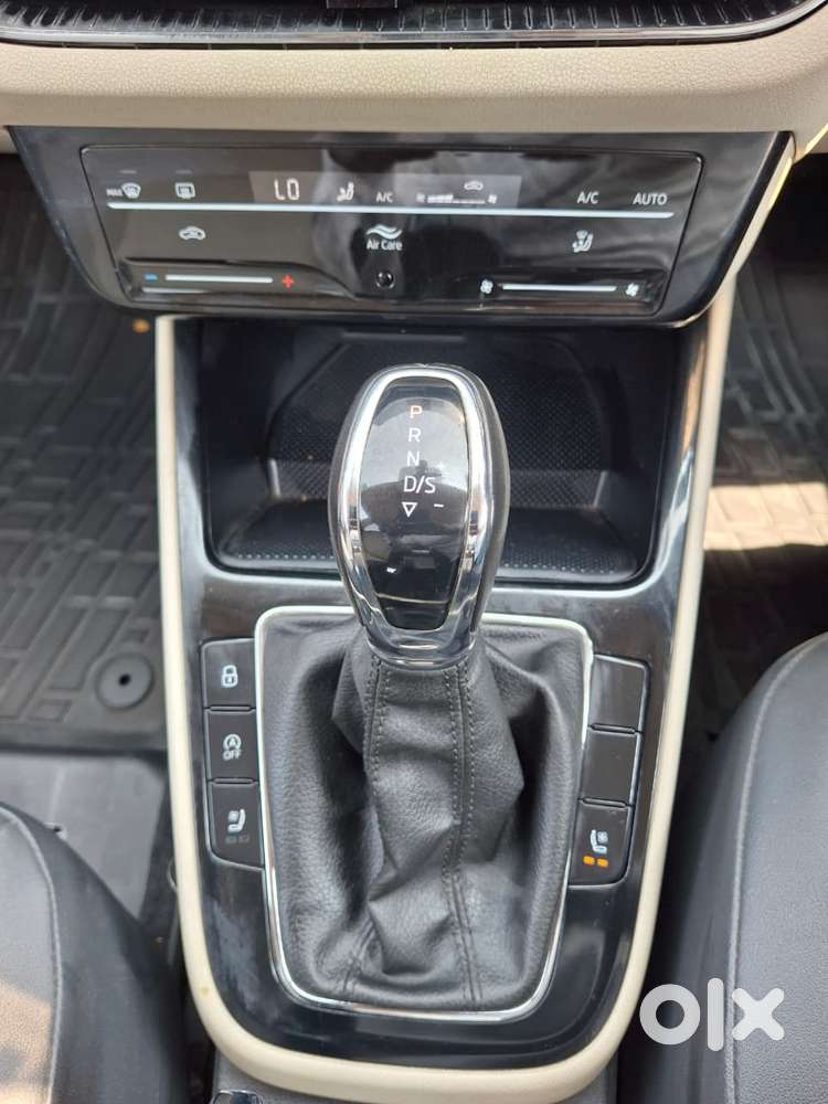 Skoda Slavia 1.0 Tsi Style At, 2022, Petrol