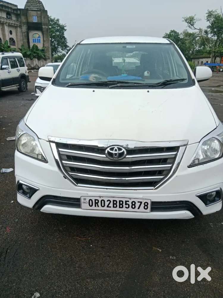 Toyota Innova 2.5 E 2010