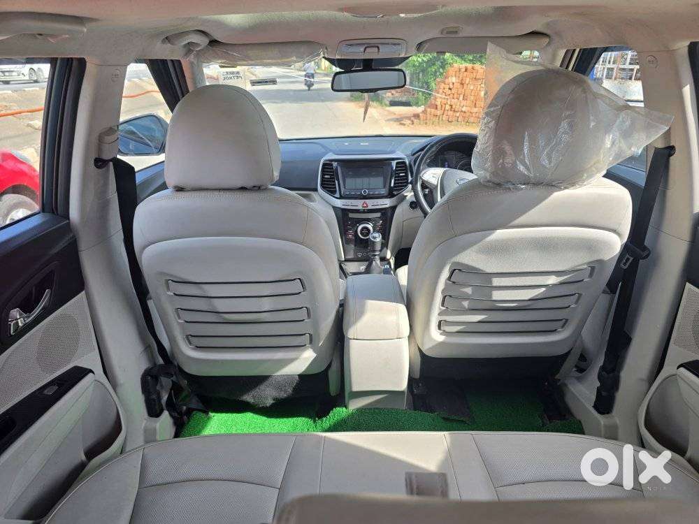 Mahindra Xuv300 W8 Option Dual Tone, 2023, Petrol
