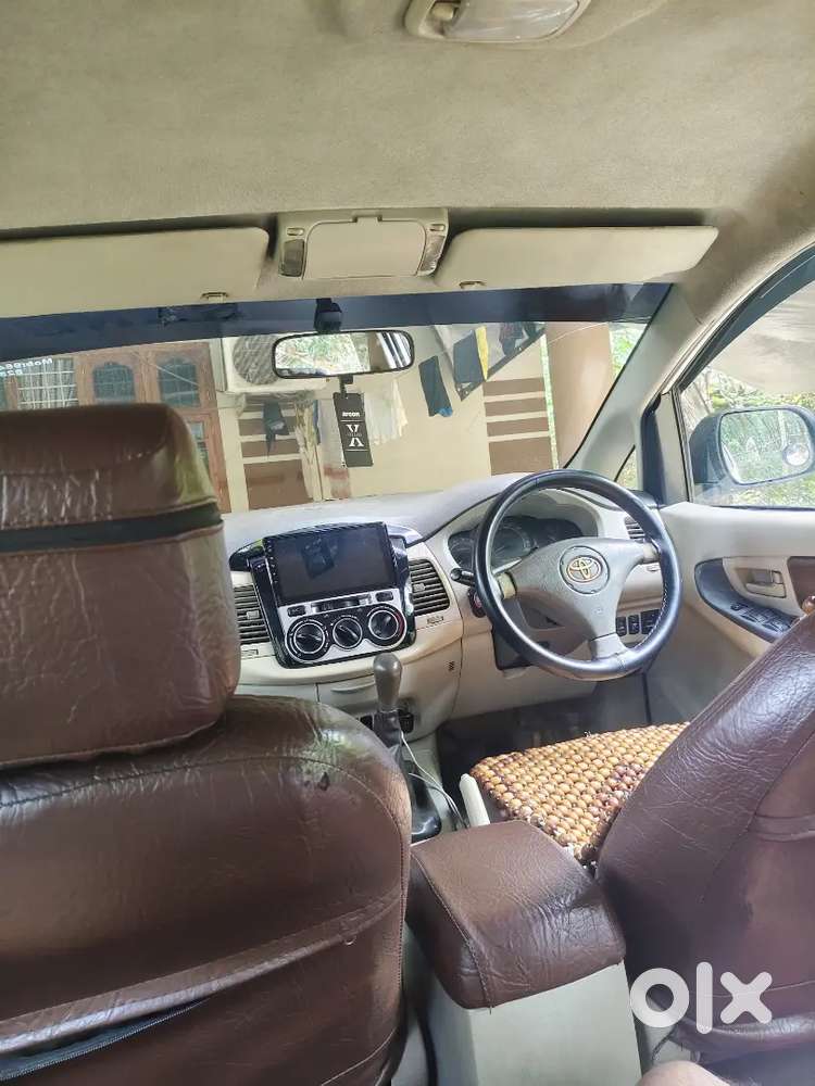 Toyota Innova 2010