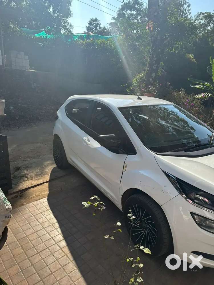 Tata Altroz 2023 Petrol Well Maintained