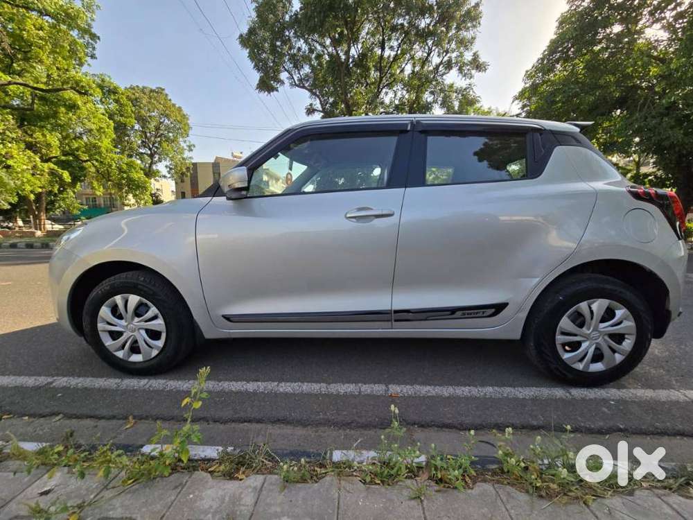 Maruti Suzuki Swift Vxi + Manual, 2023, Petrol