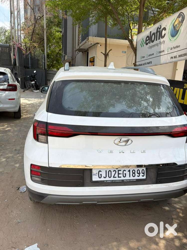 Hyundai Venue 2024 Diesel Well Maintained
