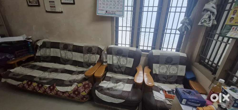PREMIUM 3 SEATER SOFA- 2 Seaters are in Excellent condition