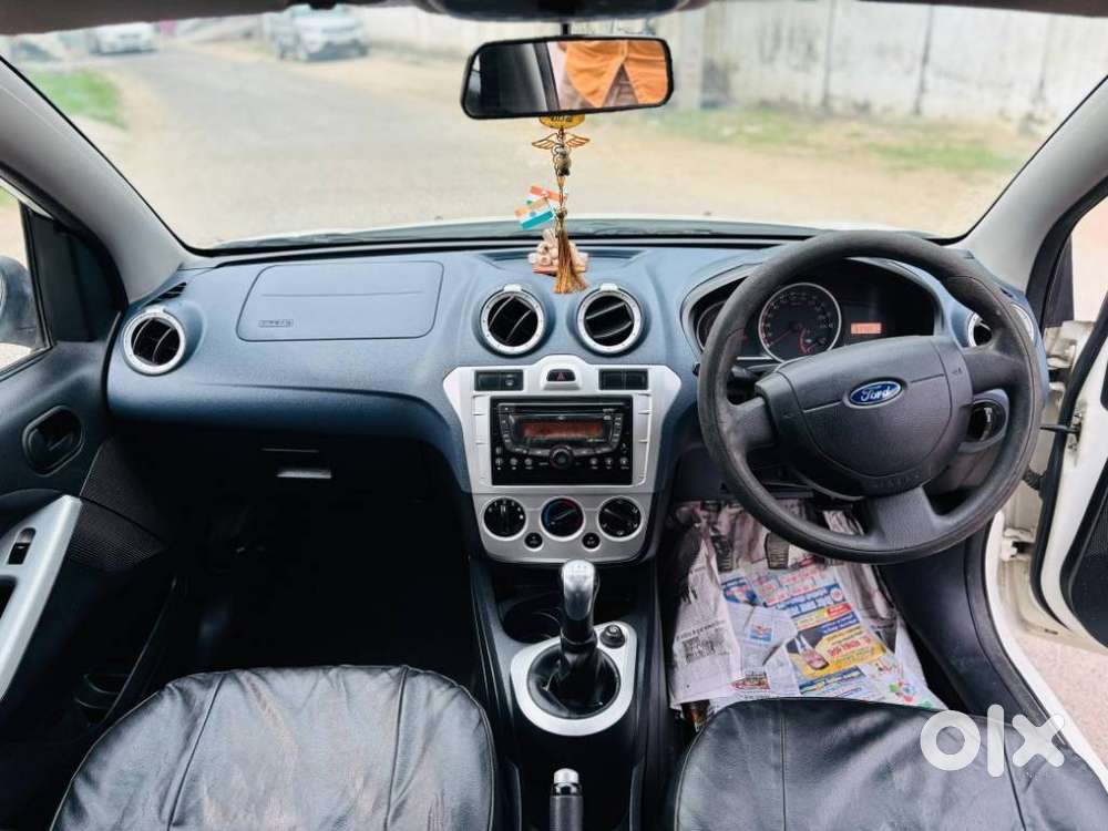 Ford Figo 2012-2015 Petrol Celebration Edition, 2014