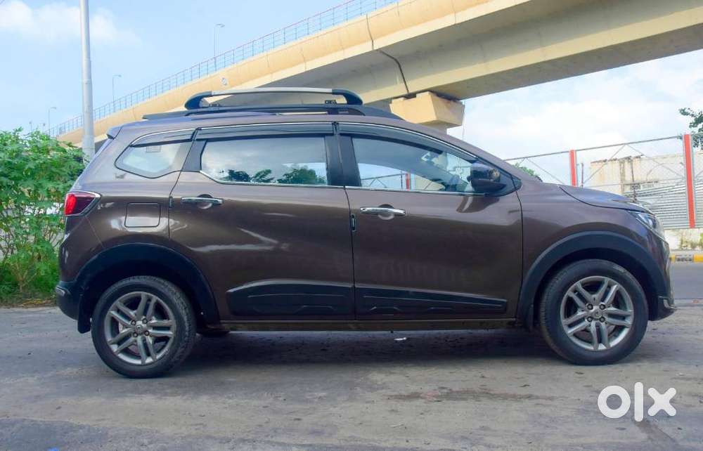 Renault Triber Rxz, 2023, Petrol