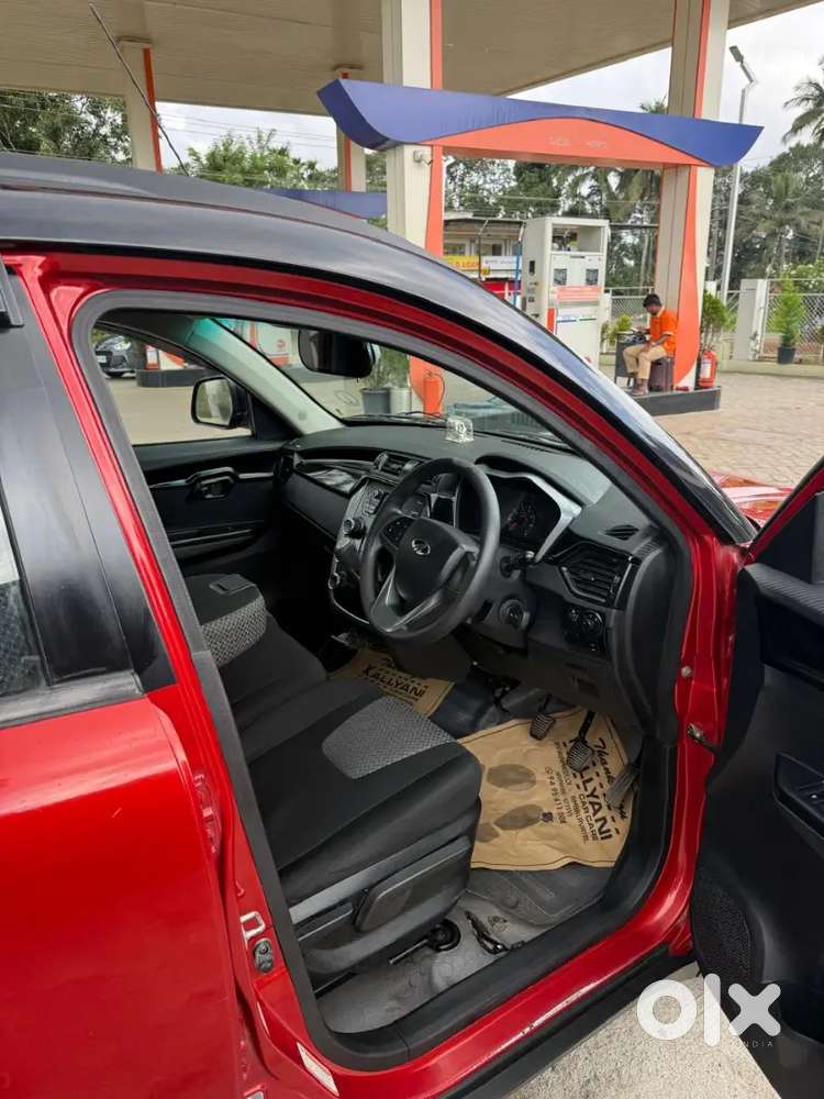 Mahindra Kuv 100 K8 G80 6s R