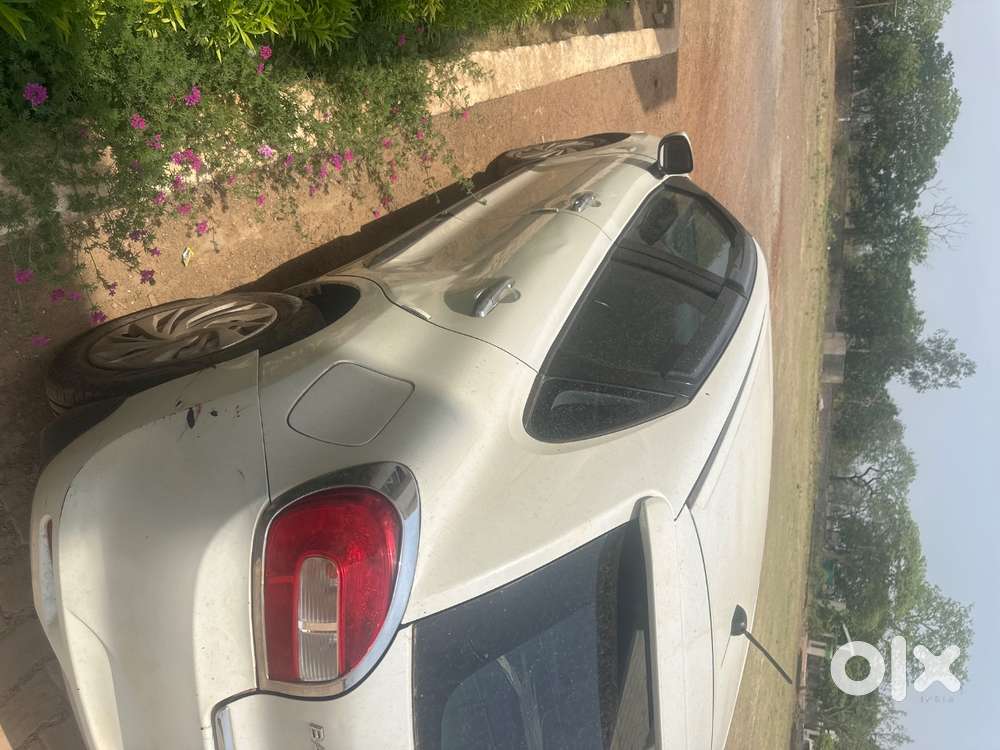 To Sell White Baleno