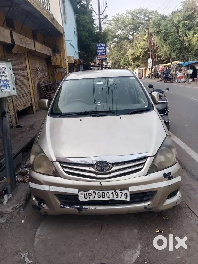 Toyota Innova Hycross 2009 Diesel 300000 Km Driven