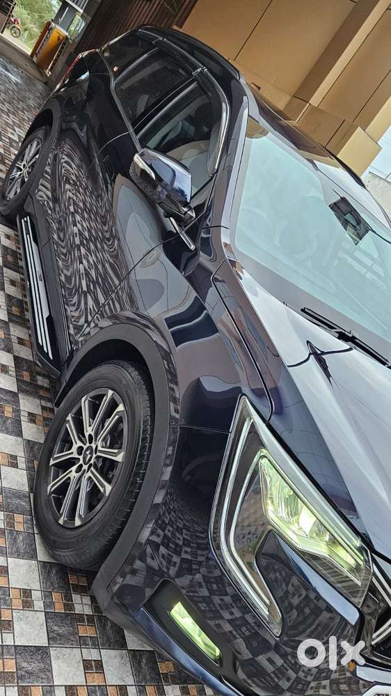Mahindra Xuv700 2.2 Ax 7 Diesel At Str, 2025, Diesel
