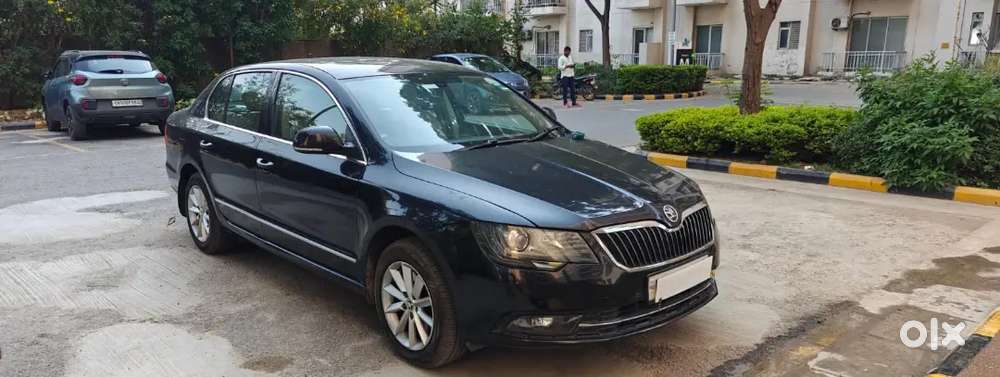 Skoda Superb 2015 Petrol 73000 Km Driven