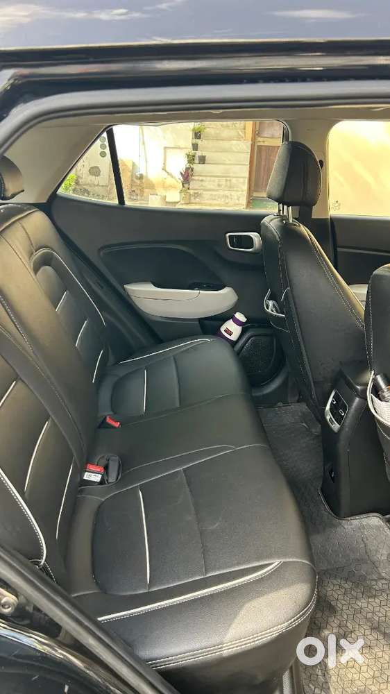 Hyundai Venue 2024 Petrol 27000 Km Driven