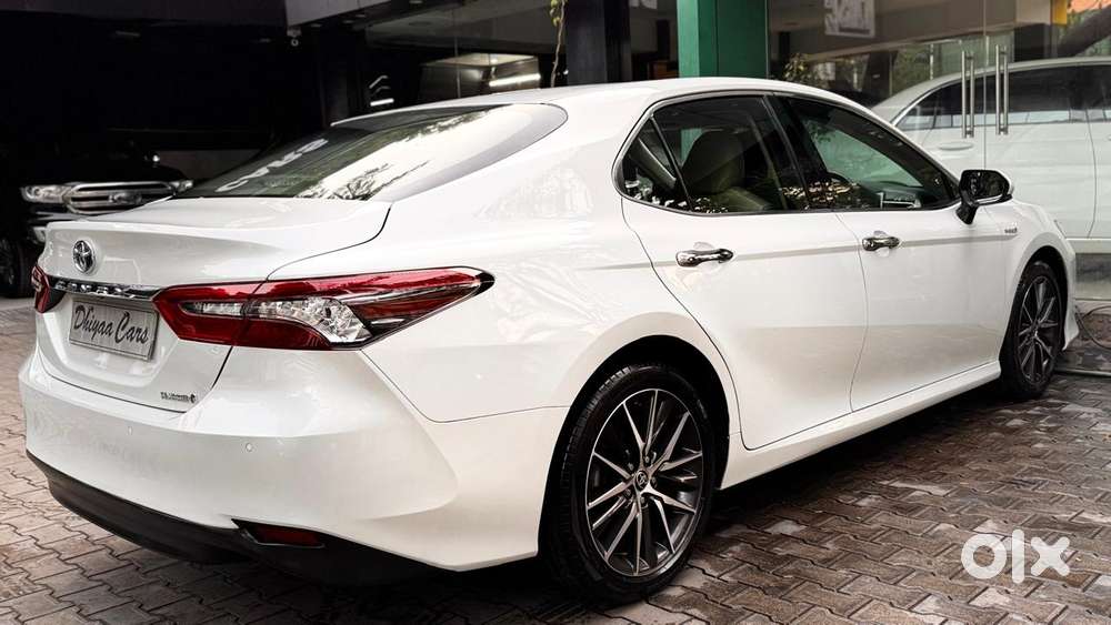 Toyota Camry Hybrid, 2022, Petrol