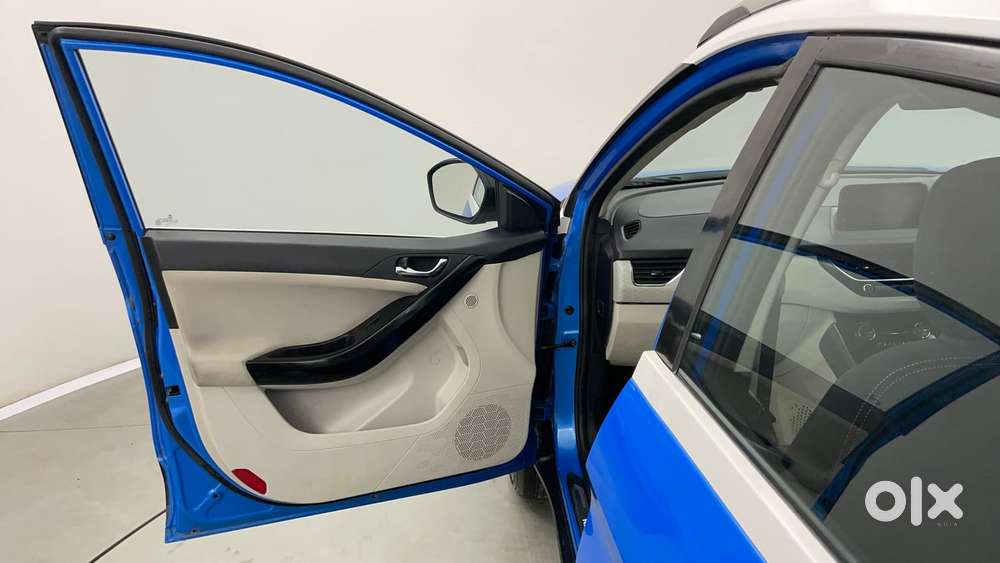 Tata Nexon 1.2 Revotron Xza Plus (o) Dual Tone, 2020, Petrol