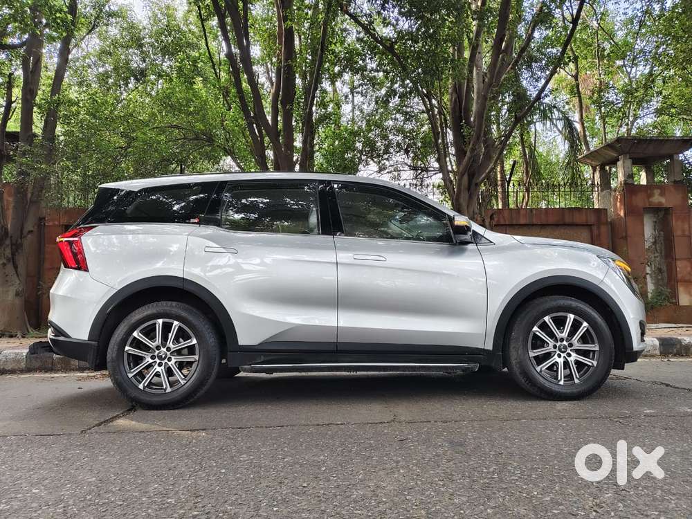 Mahindra Xuv700 2.0 Ax 7 Petrol At Str, 2022, Petrol
