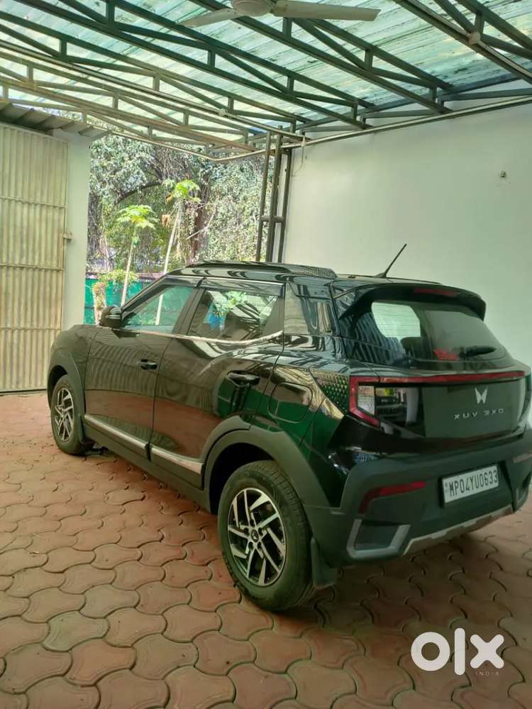 Mahindra Xuv 3xo October 2025 Diesel 9000 Km Driven 6 Months Old