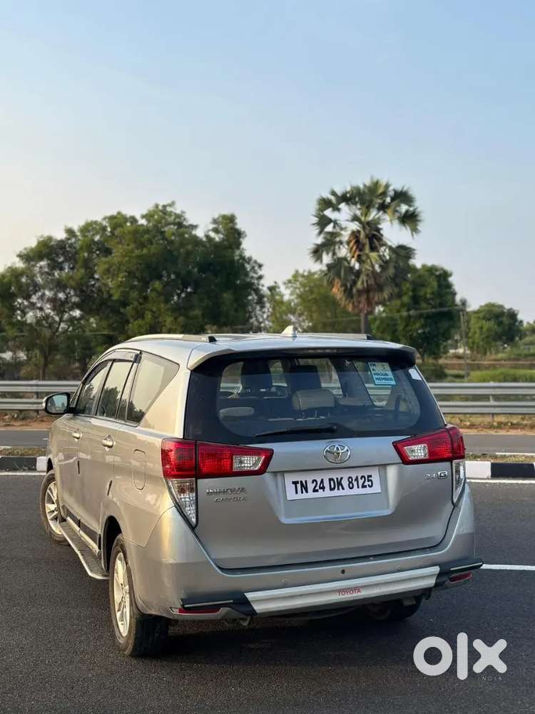 Toyota Innova Crysta 2018 Diesel 97000 Km Driven