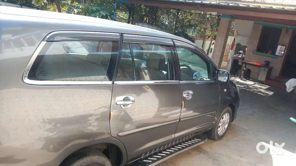 Toyota Innova 2012