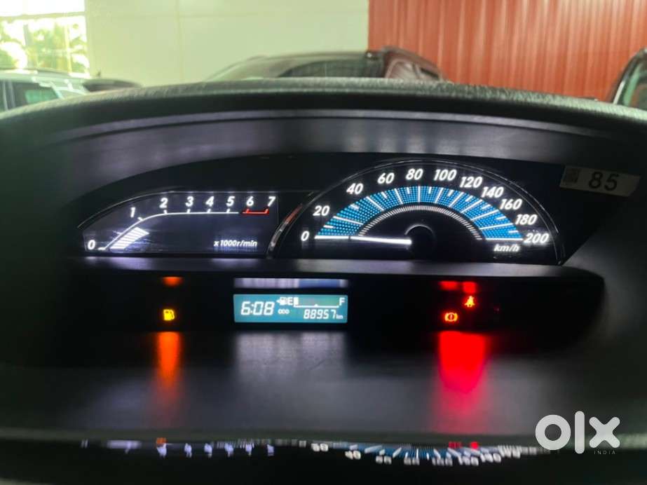 Toyota Etios Liva V Dual Tone, 2018, Petrol
