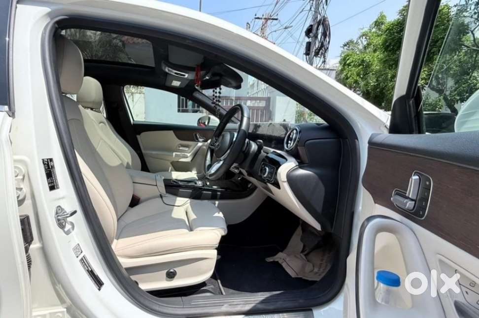 Mercedes-benz A-class Limousine 1.3 A 200, 2023, Petrol