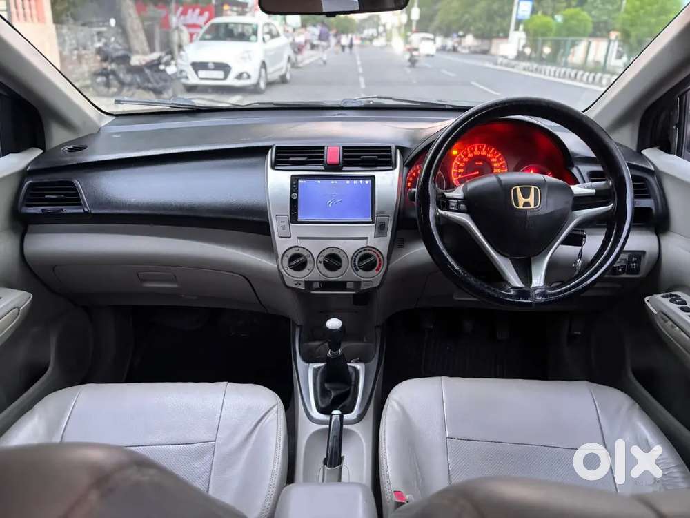 Cng & Petrol 
Music System On

Pawer Widow 
Pawer Steering
90%tayar