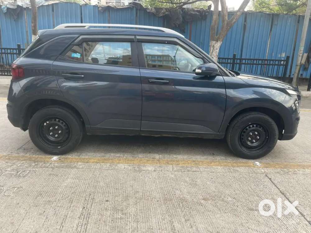 Hyundai Venue 2021 S+ Petrol  Single Owner