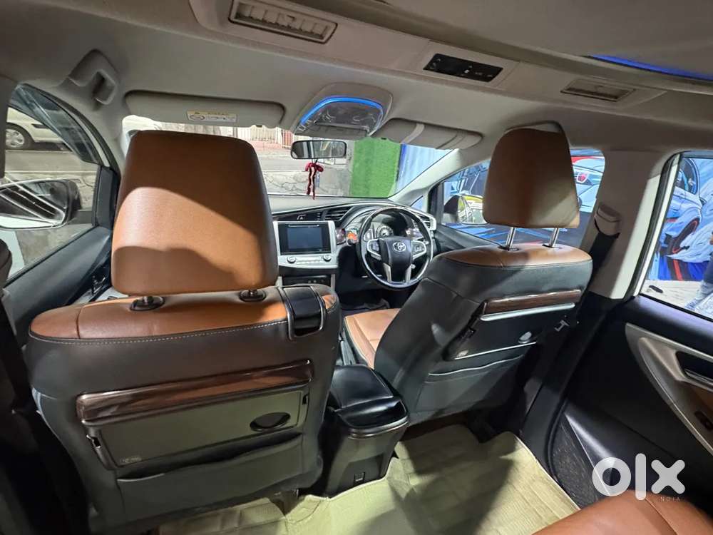 Toyota Innova Crysta 2.8 Zx At 7 Seater, 2017, Diesel