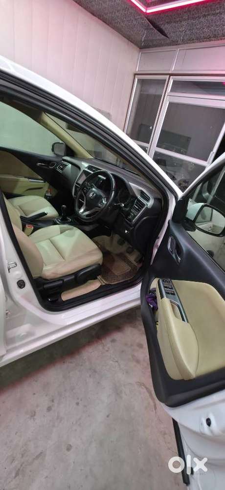 Honda City V Mt Sunroof, 2017, Diesel