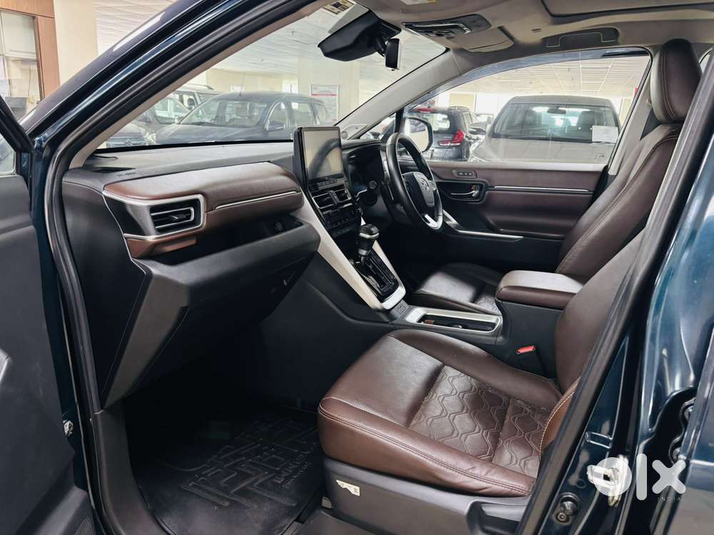 Toyota Innova Hycross 2.0 Zx (o) Hybrid 7 Str, 2023, Cng & Hybrids