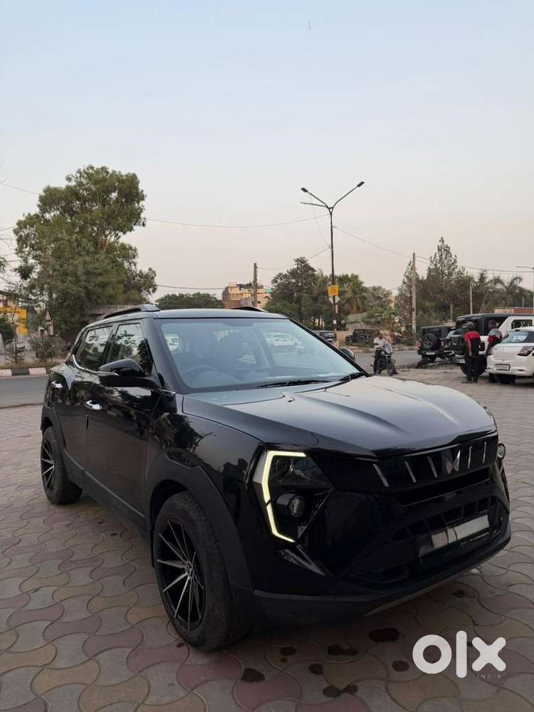 Mahindra Xuv 3xo 2024 December  Petrol 13000 Km Driven