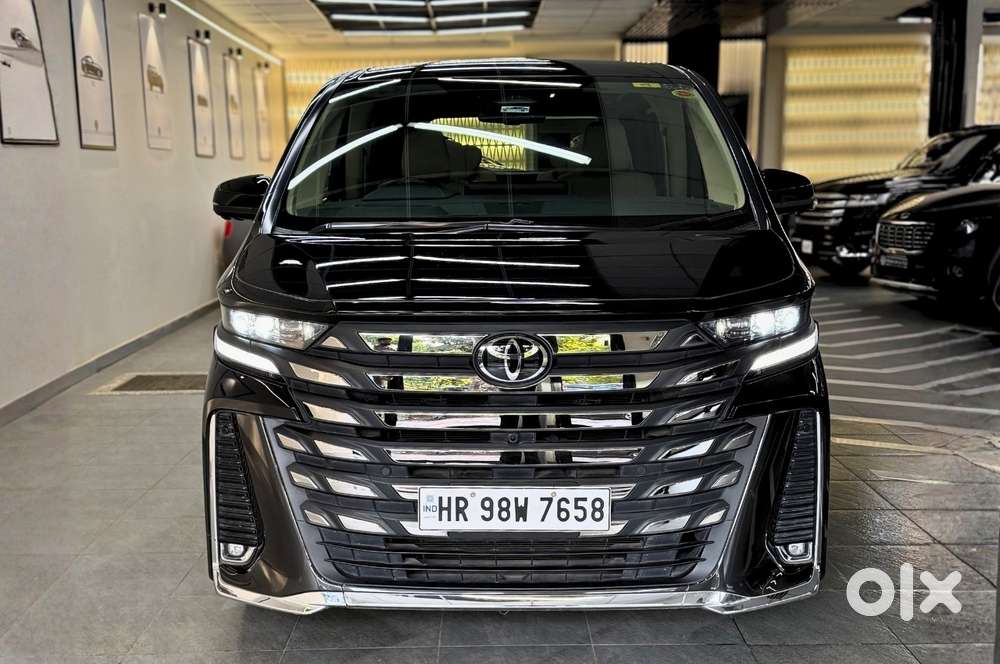 Toyota Vellfire 2.5 Executive Lounge, 2025, Petrol
