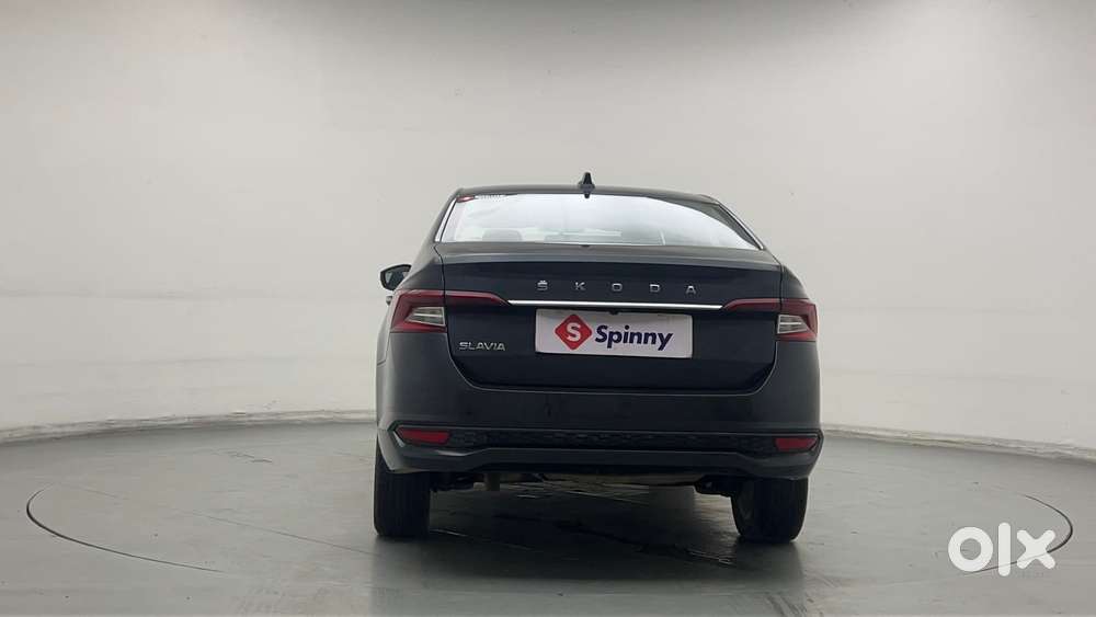 Skoda Slavia Ambition 1.0l Tsi At, 2023, Petrol