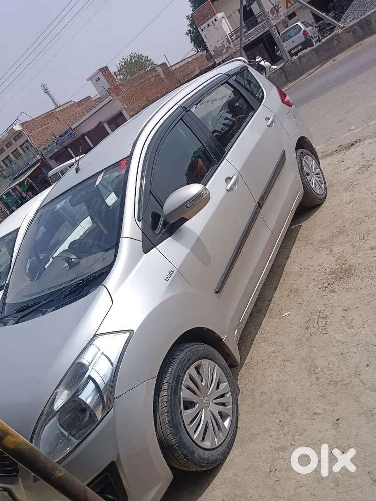 Maruti Suzuki Ertiga 2015 Diesel 90128 Km Driven