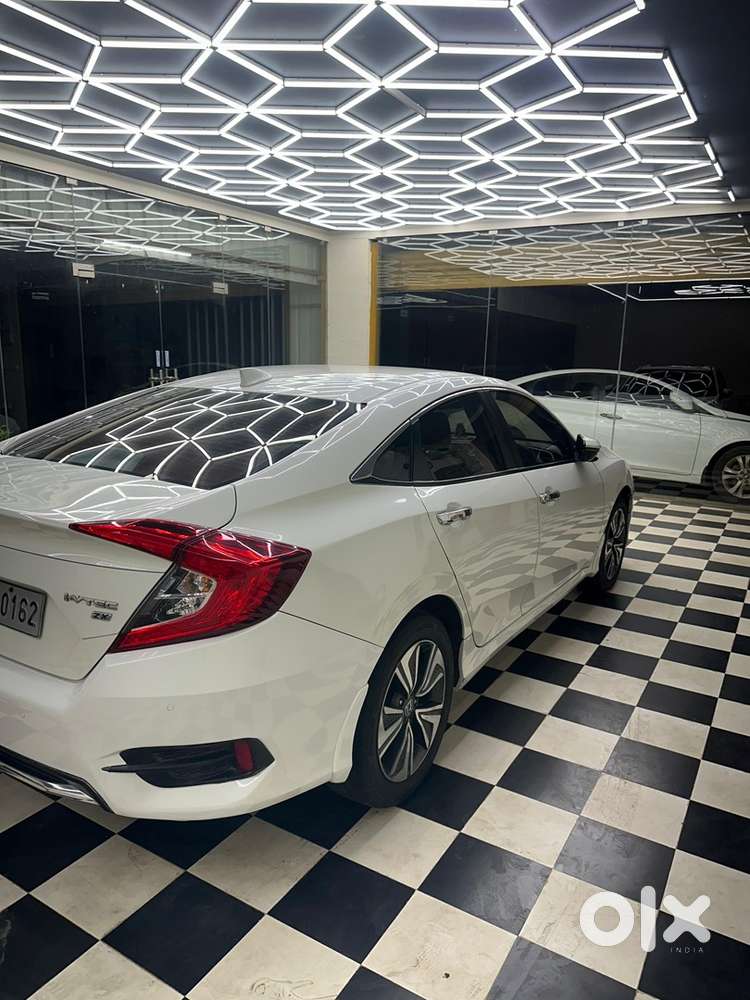 2019 Honda Civic Petrol Automatic 76000 Km