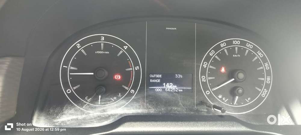 Toyota Innova Crysta 2.4 G Plus Mt 8 Str, 2024, Diesel