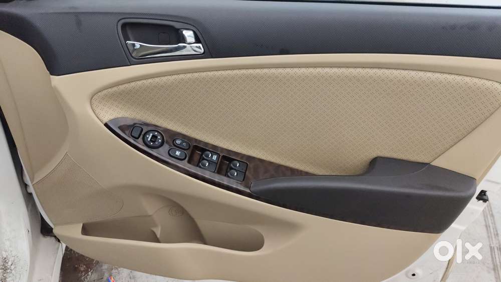 Hyundai Verna Fluidic 1.6 Vtvt Sx Opt, 2014, Petrol