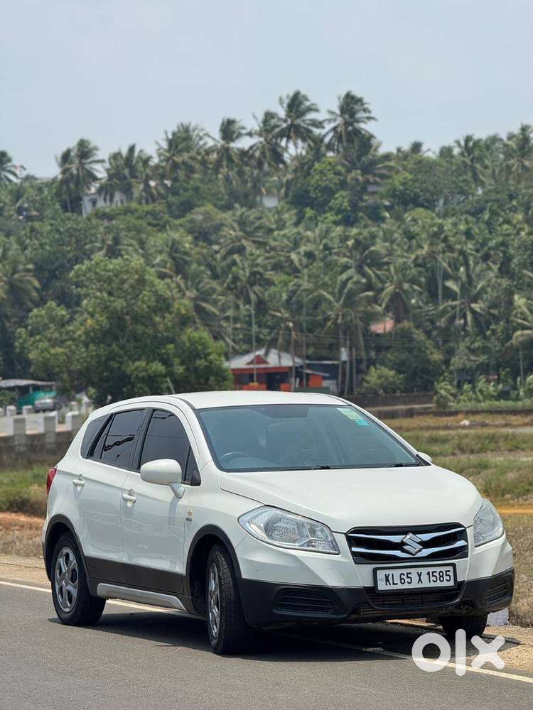 Maruti Suzuki S-cross 2016 Diesel Well Maintained