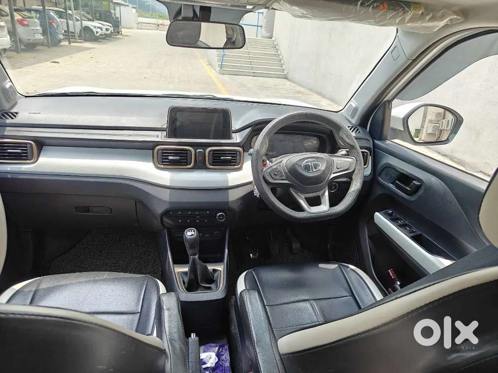 Tata Punch Dazzle Sunroof 2024 Model Car