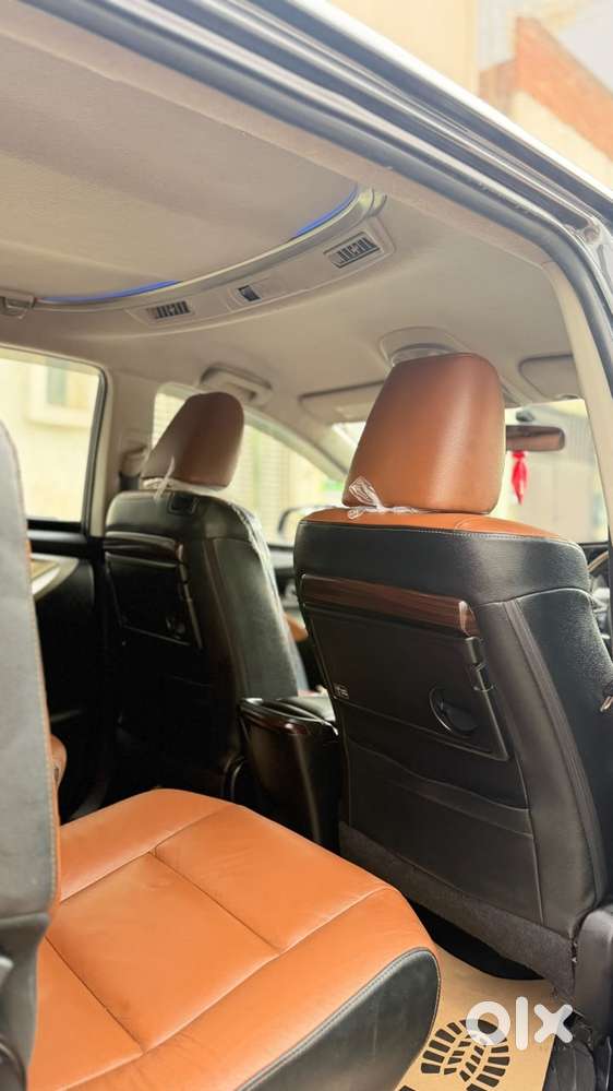 Toyota Innova Crysta 2.8z Automatic, 2016, Diesel