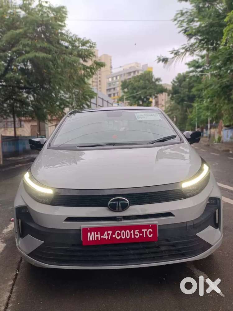 Tata Altroz, 2025, Petrol