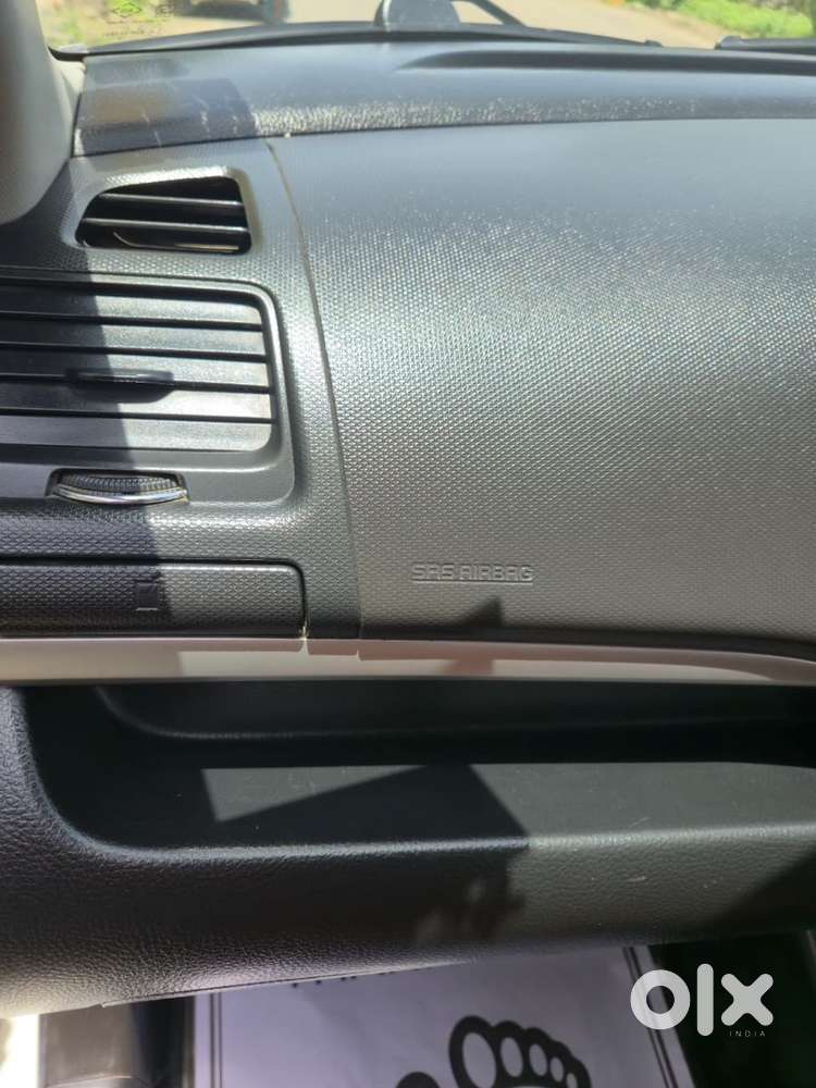 Maruti Suzuki Swift Petrol 2012