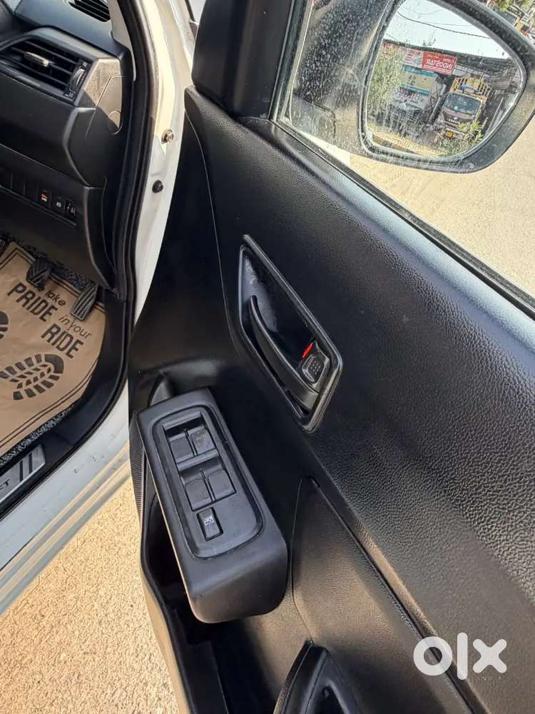 Base Model But Kaafi Kuch Kra Rkha Led Power Window Grill Other
